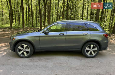 Позашляховик / Кросовер Mercedes-Benz GLC-Class 2016 в 