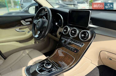 Позашляховик / Кросовер Mercedes-Benz GLC-Class 2019 в 