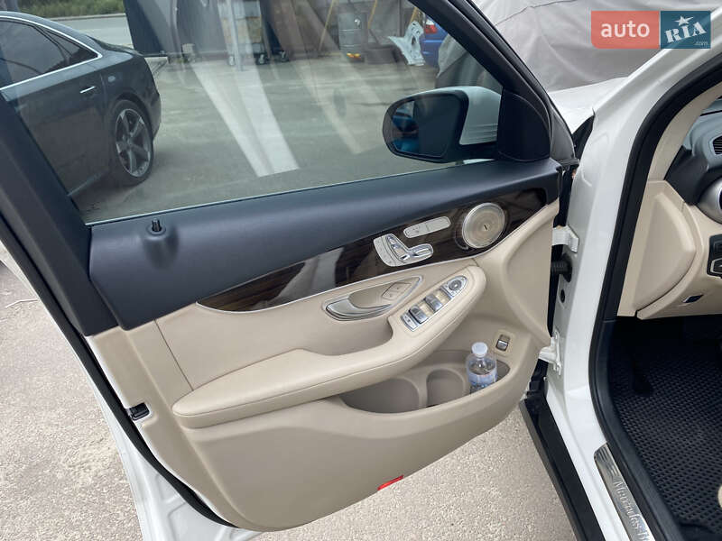 Позашляховик / Кросовер Mercedes-Benz GLC-Class 2015 в Києві фото 8 Позашляховик / Кросовер Mercedes-Benz GLC-Class 2015 в Києві