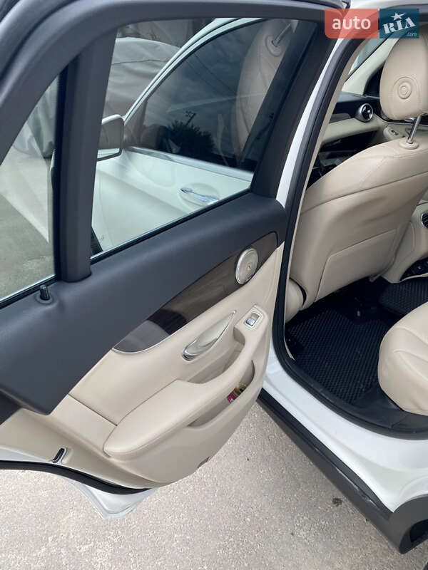 Позашляховик / Кросовер Mercedes-Benz GLC-Class 2015 в Києві фото 23 Позашляховик / Кросовер Mercedes-Benz GLC-Class 2015 в Києві