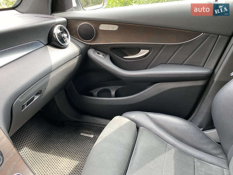 Внедорожник / Кроссовер Mercedes-Benz GLC-Class 2019 в Львове фото 18 Внедорожник / Кроссовер Mercedes-Benz GLC-Class 2019 в Львове