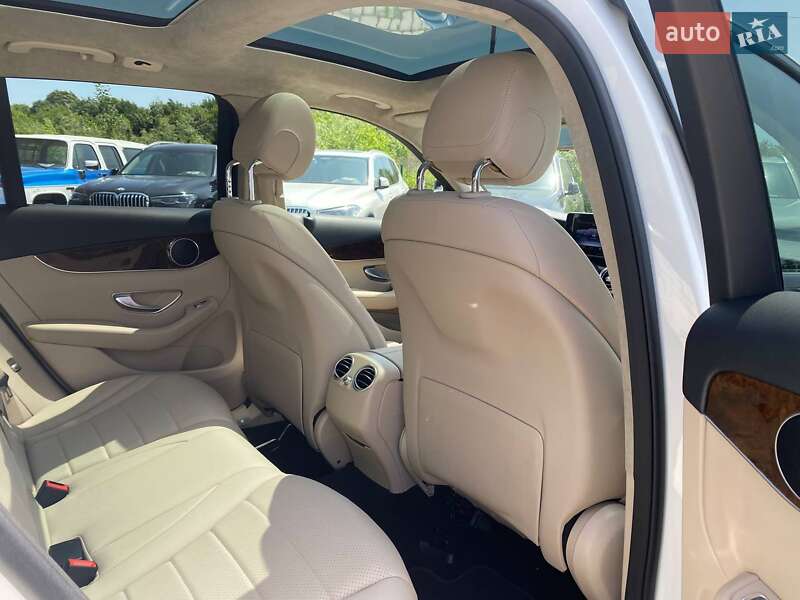 Внедорожник / Кроссовер Mercedes-Benz GLC-Class 2018 в Львове фото 24 Внедорожник / Кроссовер Mercedes-Benz GLC-Class 2018 в Львове