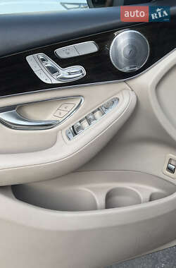 Внедорожник / Кроссовер Mercedes-Benz GLC-Class 2016 в 
