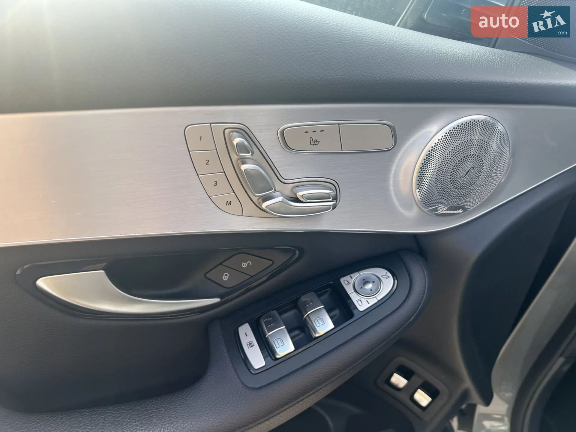 2019 Mercedes-Benz GLC - мініатюра 17
