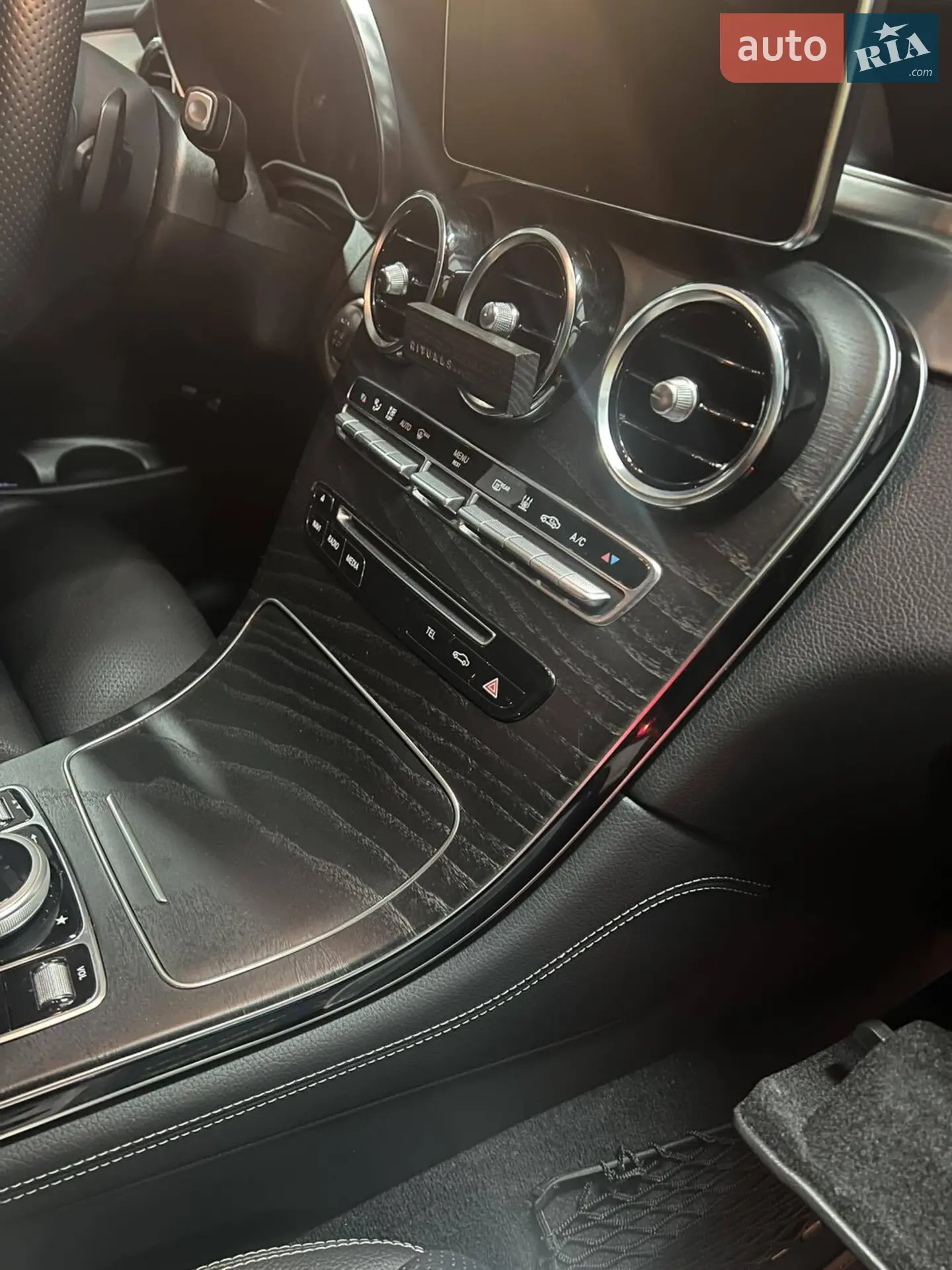 2019 Mercedes-Benz GLC - мініатюра 27