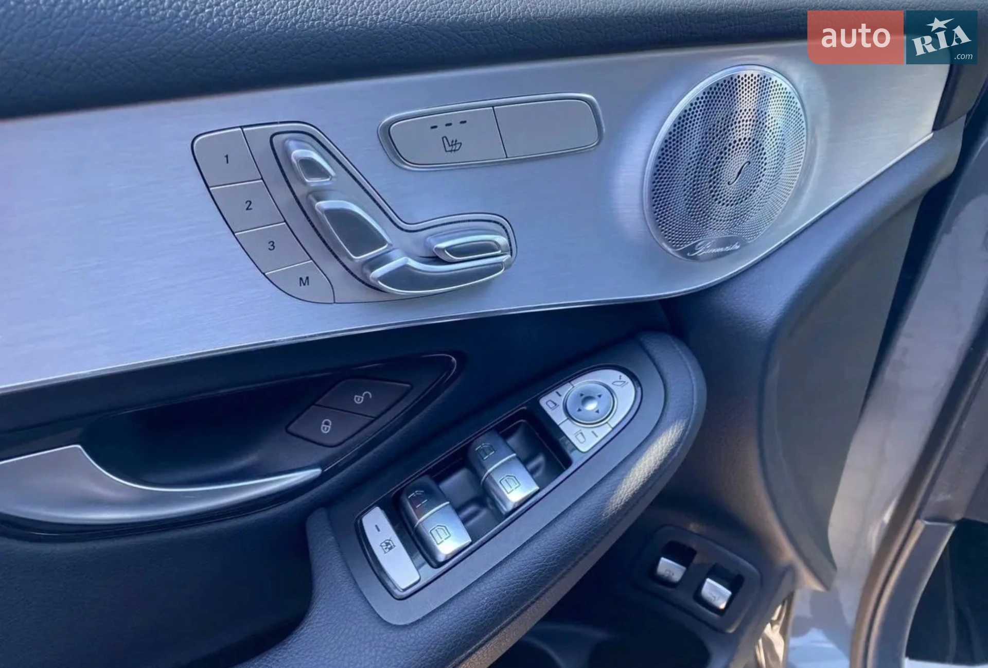2019 Mercedes-Benz GLC - мініатюра 28