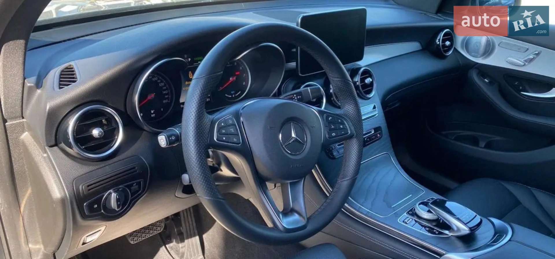 2019 Mercedes-Benz GLC - мініатюра 43