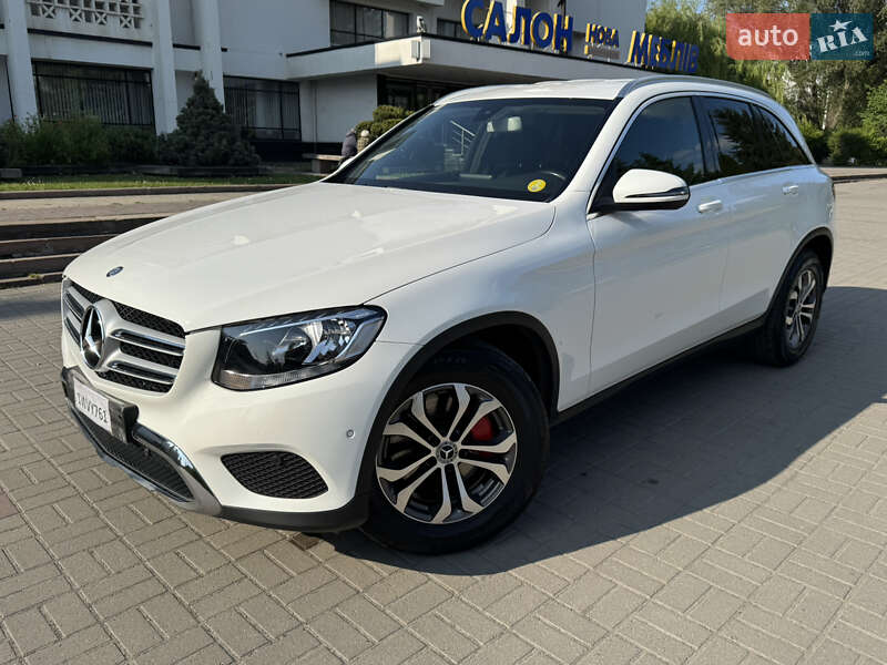Позашляховик / Кросовер Mercedes-Benz GLC-Class 2017 в 