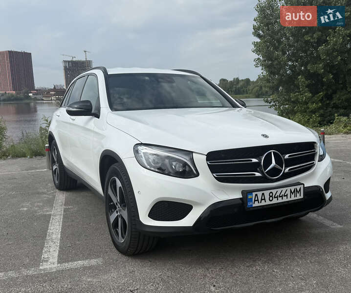 Внедорожник / Кроссовер Mercedes-Benz GLC-Class 2017 в 