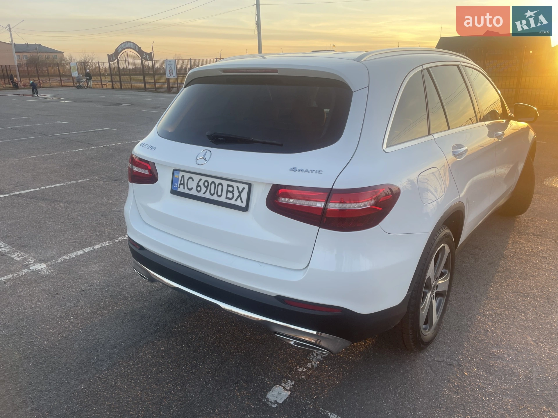 2017 Mercedes-Benz GLC - мініатюра 10