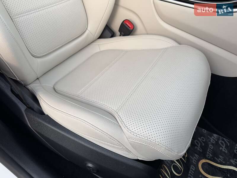 Внедорожник / Кроссовер Mercedes-Benz GLC-Class 2023 в Тернополе