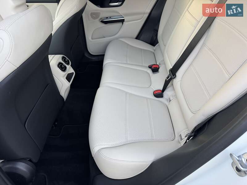 Внедорожник / Кроссовер Mercedes-Benz GLC-Class 2023 в Тернополе