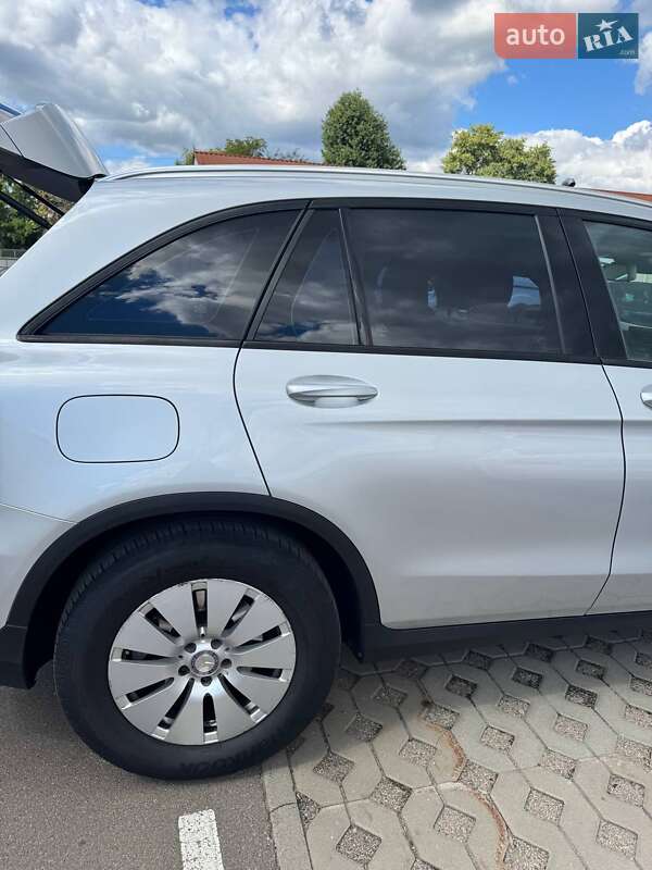 Позашляховик / Кросовер Mercedes-Benz GLC-Class 2016 в Борисполі фото 11 Позашляховик / Кросовер Mercedes-Benz GLC-Class 2016 в Борисполі