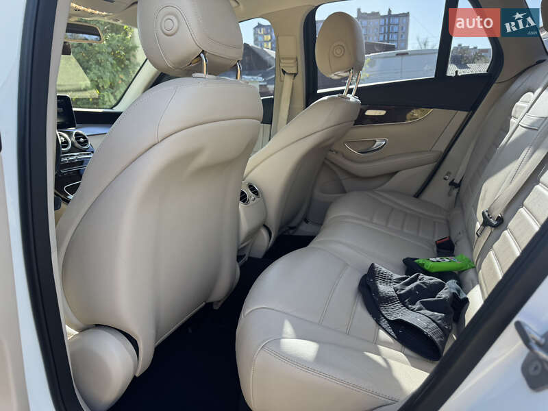 Внедорожник / Кроссовер Mercedes-Benz GLC-Class 2017 в Житомире фото 4 Внедорожник / Кроссовер Mercedes-Benz GLC-Class 2017 в Житомире
