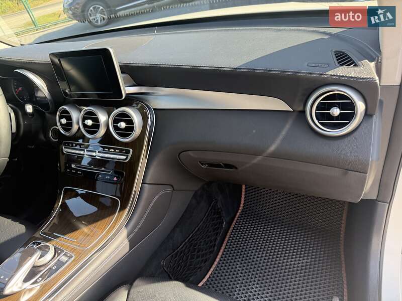 Позашляховик / Кросовер Mercedes-Benz GLC-Class 2016 в Чернівцях