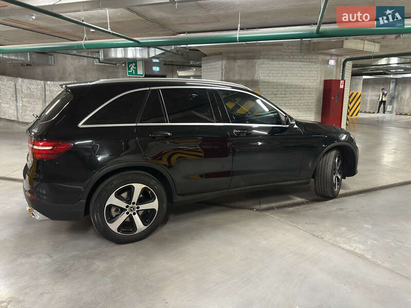 Внедорожник / Кроссовер Mercedes-Benz GLC-Class 2017 в Киеве