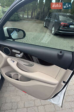 Позашляховик / Кросовер Mercedes-Benz GLC-Class 2021 в 