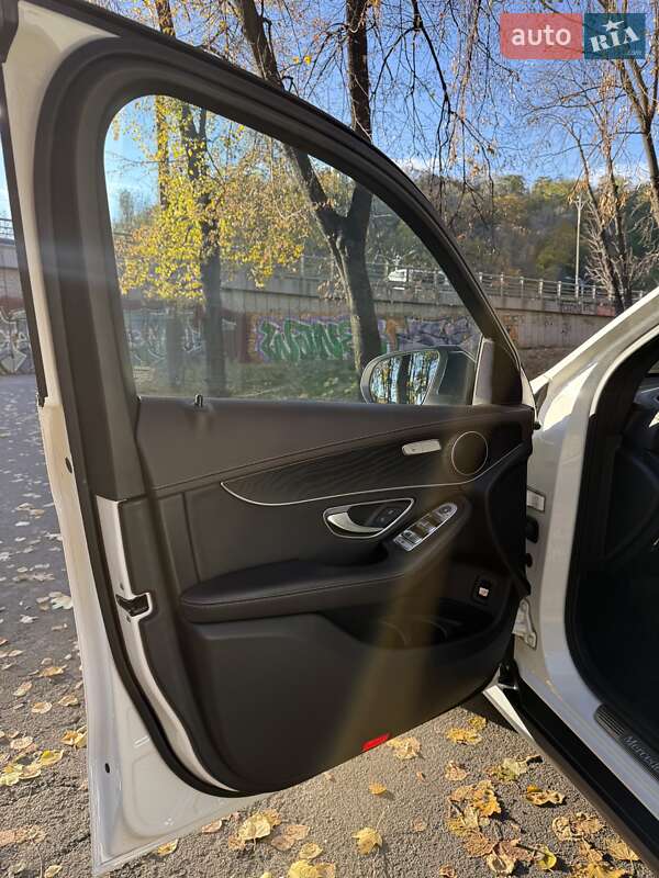 Внедорожник / Кроссовер Mercedes-Benz GLC-Class 2017 в Киеве фото 28 Внедорожник / Кроссовер Mercedes-Benz GLC-Class 2017 в Киеве