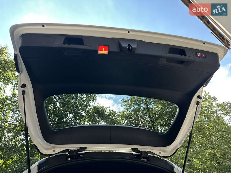 Позашляховик / Кросовер Mercedes-Benz GLC-Class 2018 в Дрогобичі фото 127 Позашляховик / Кросовер Mercedes-Benz GLC-Class 2018 в Дрогобичі