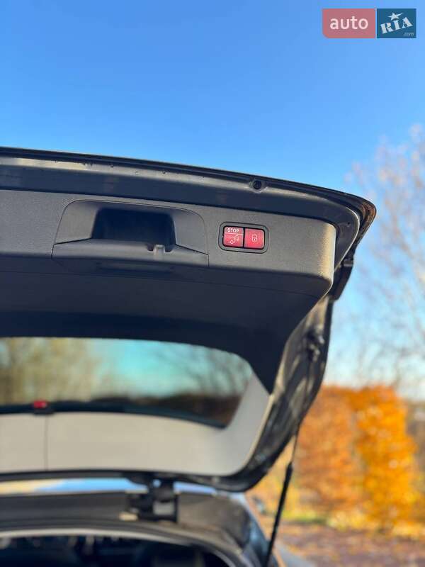 Внедорожник / Кроссовер Mercedes-Benz GLC-Class 2017 в Киеве