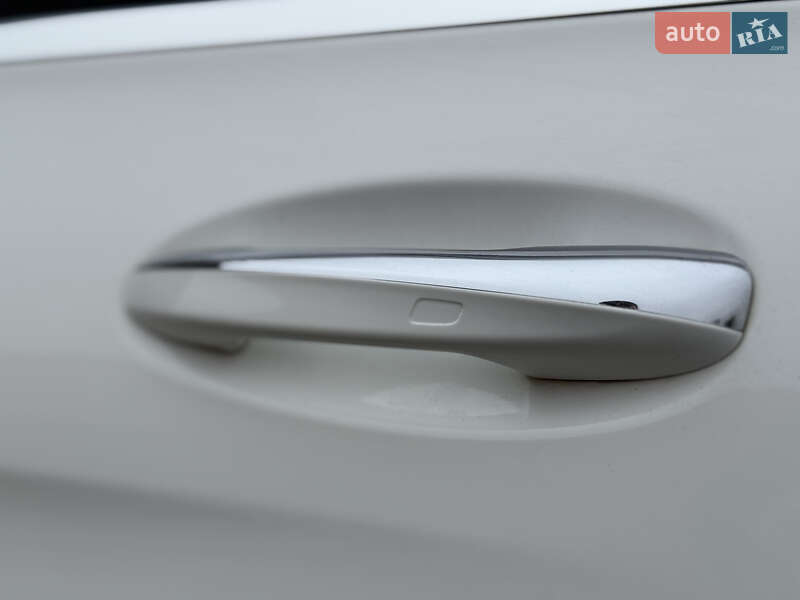 Внедорожник / Кроссовер Mercedes-Benz GLC-Class 2017 в Киеве