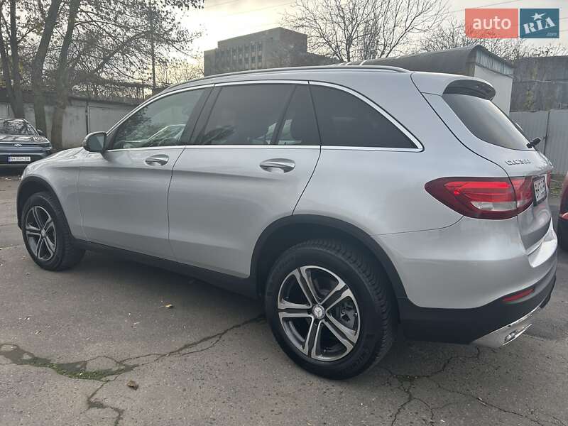 Позашляховик / Кросовер Mercedes-Benz GLC-Class 2016 в Одесі фото 3 Позашляховик / Кросовер Mercedes-Benz GLC-Class 2016 в Одесі