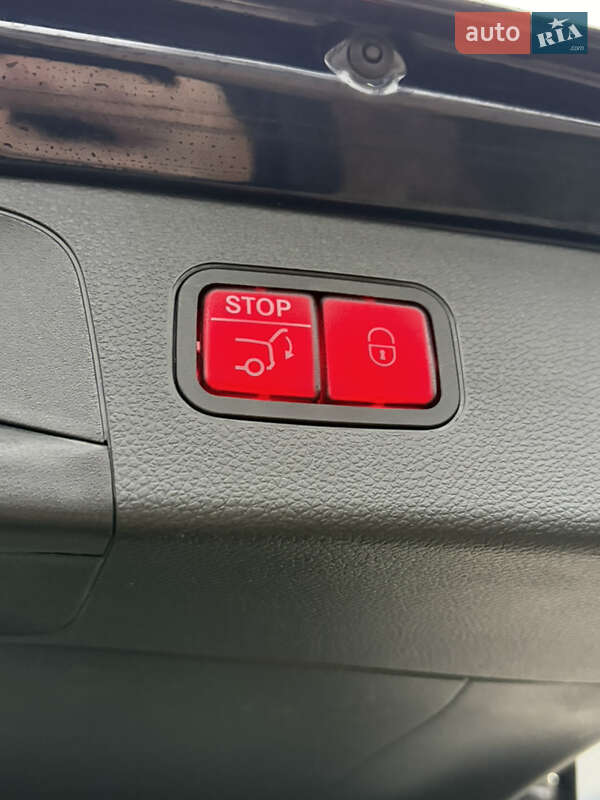 Внедорожник / Кроссовер Mercedes-Benz GLC-Class 2017 в Киеве фото 22 Внедорожник / Кроссовер Mercedes-Benz GLC-Class 2017 в Киеве