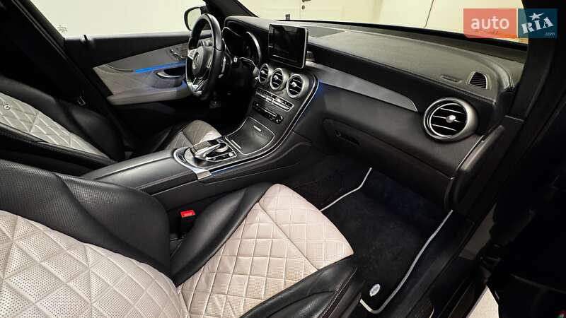 Позашляховик / Кросовер Mercedes-Benz GLC-Class 2016 в Львові фото 18 Позашляховик / Кросовер Mercedes-Benz GLC-Class 2016 в Львові