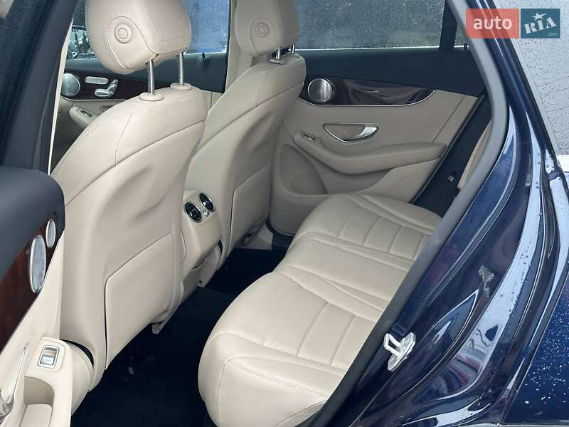 Позашляховик / Кросовер Mercedes-Benz GLC-Class 2016 в Луцьку