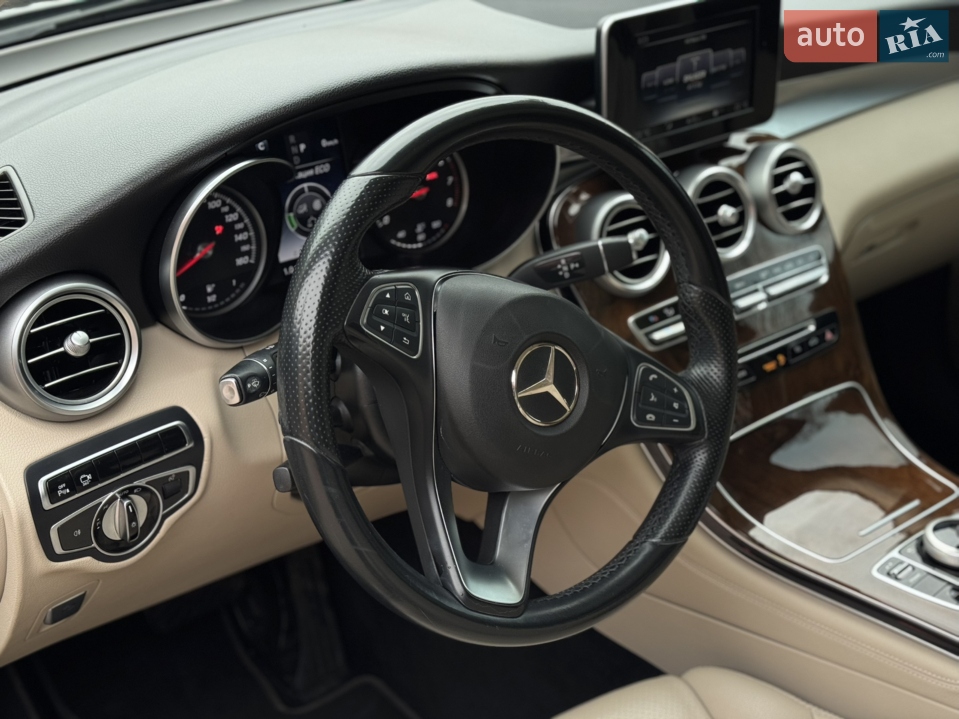 2016 Mercedes-Benz GLC - мініатюра 33