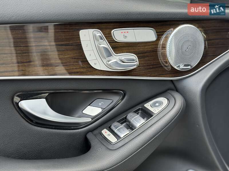 Внедорожник / Кроссовер Mercedes-Benz GLC-Class 2017 в Ивано-Франковске