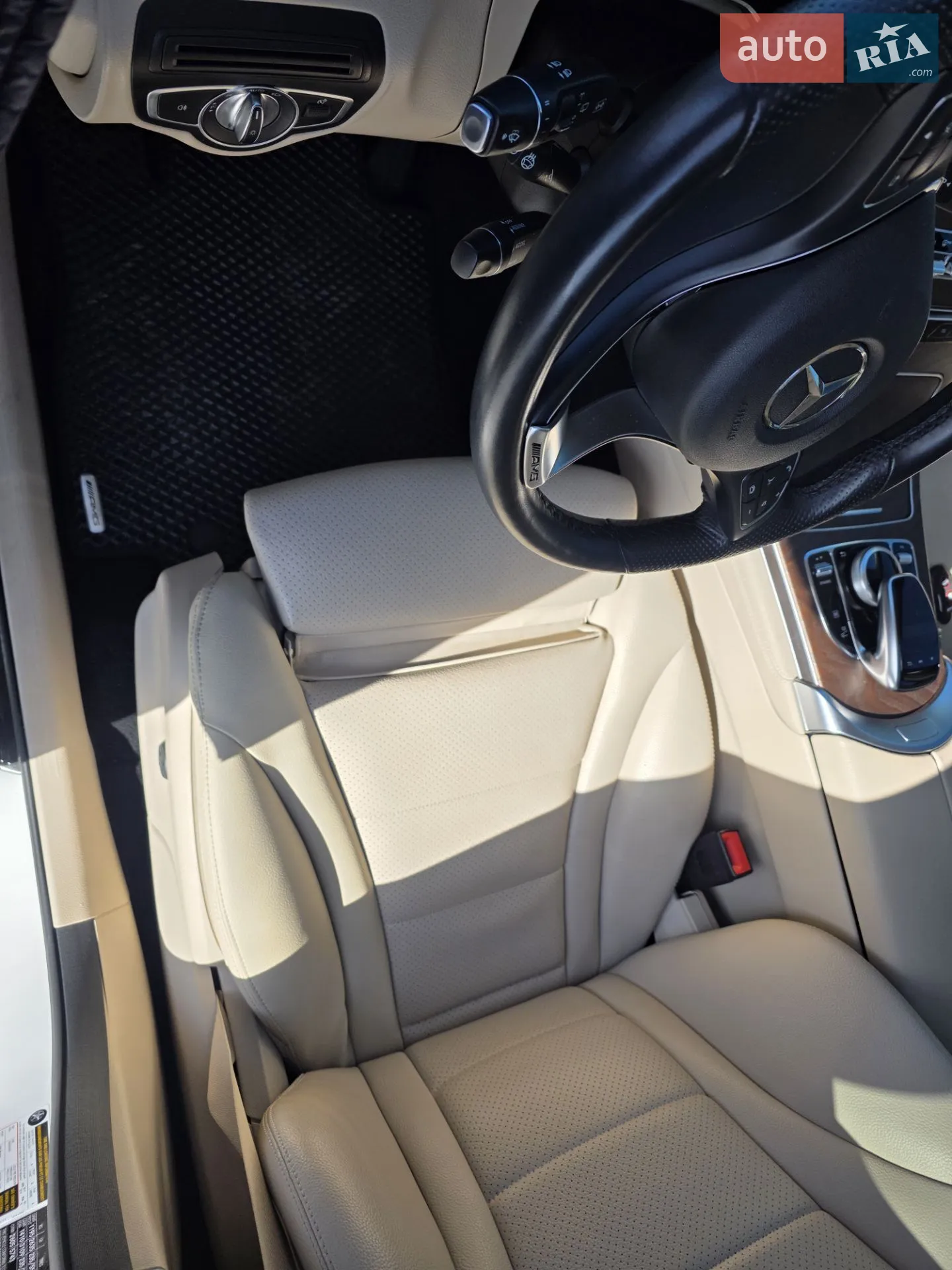 2019 Mercedes-Benz GLC - мініатюра 29