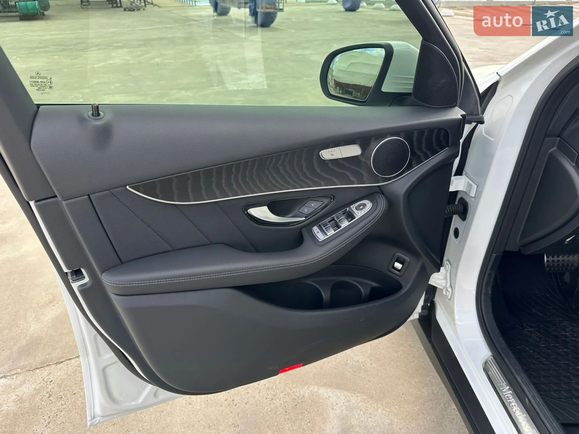 2021 Mercedes-Benz GLC - мініатюра 10