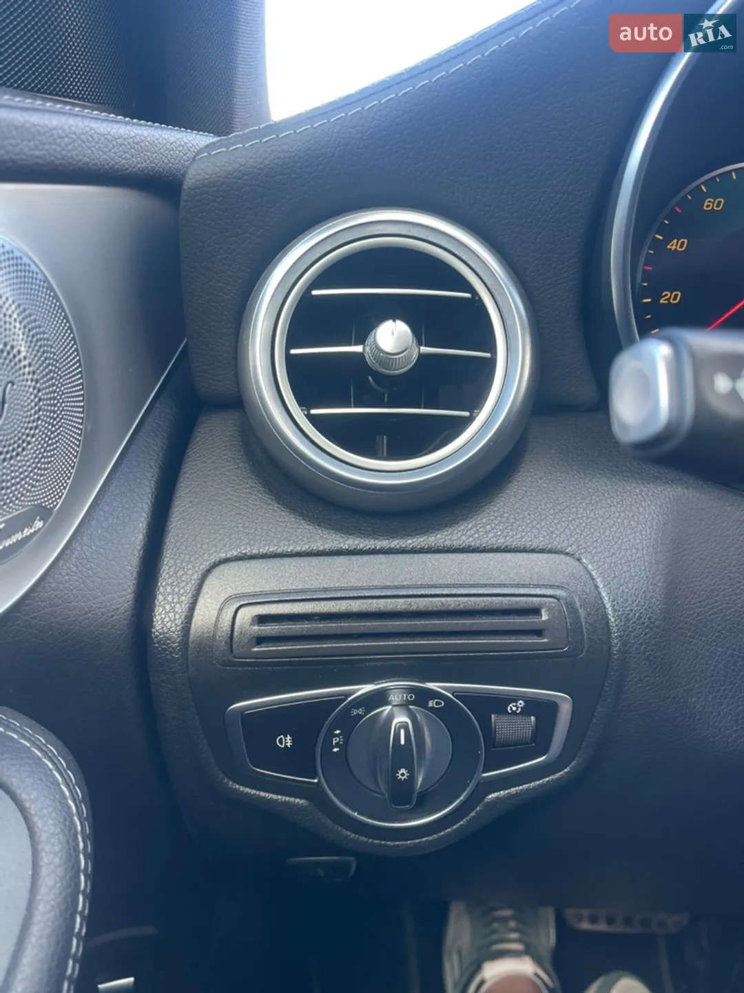2019 Mercedes-Benz GLC - мініатюра 16