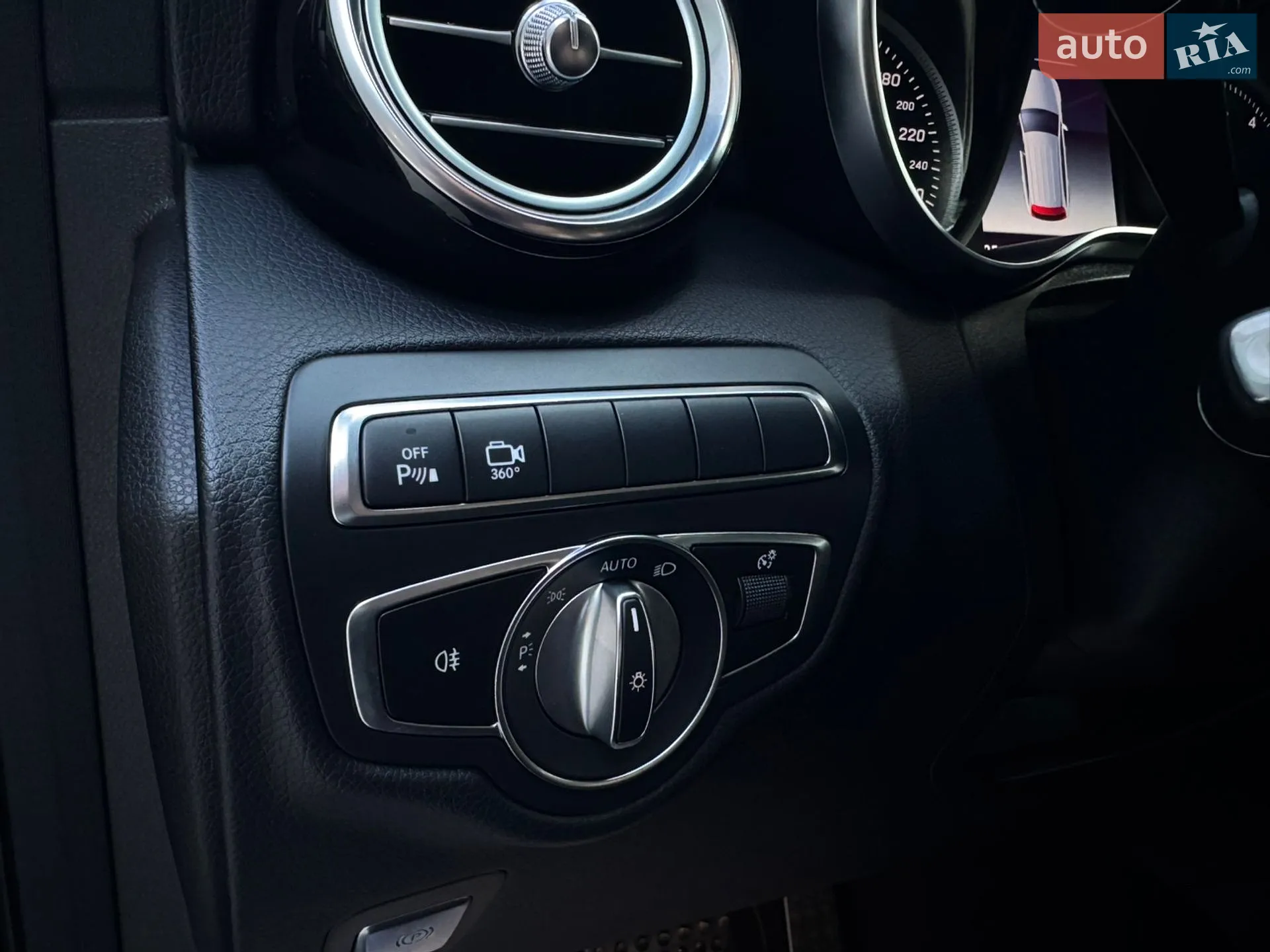 2019 Mercedes-Benz GLC - мініатюра 25