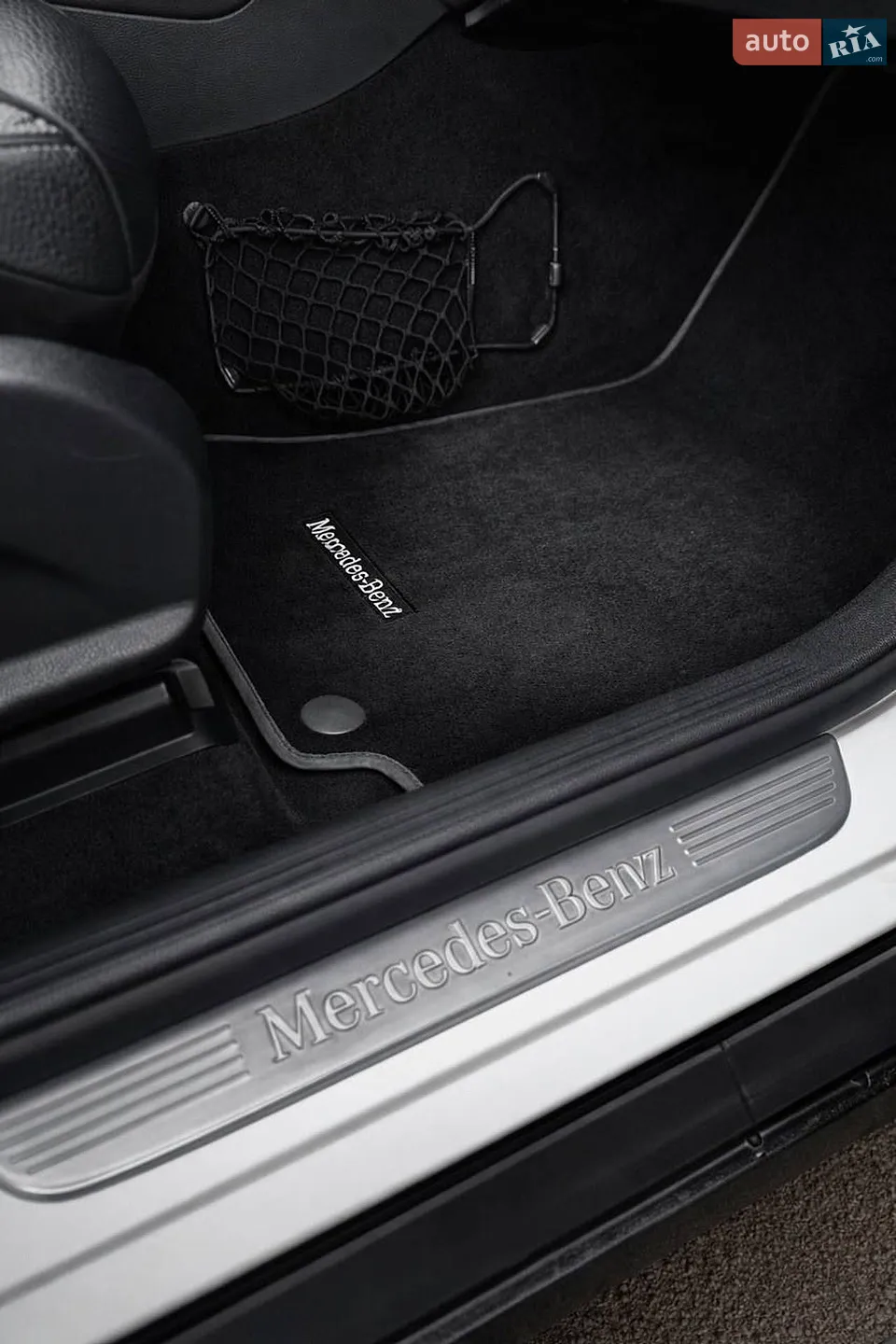 2016 Mercedes-Benz GLC - мініатюра 36