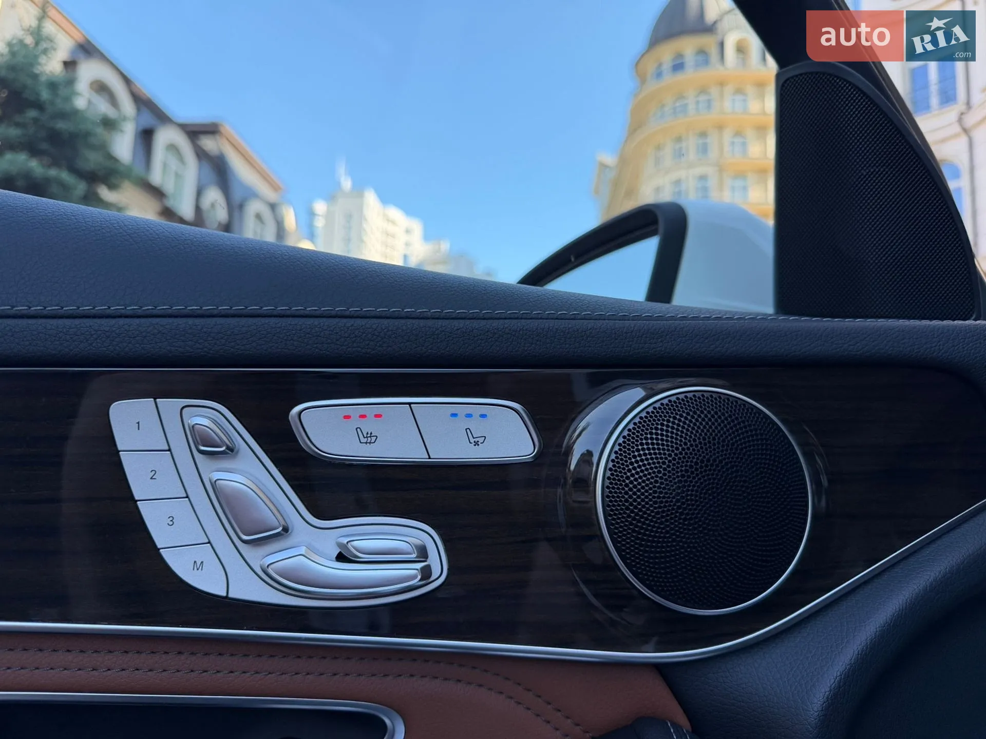 2016 Mercedes-Benz GLC - мініатюра 30