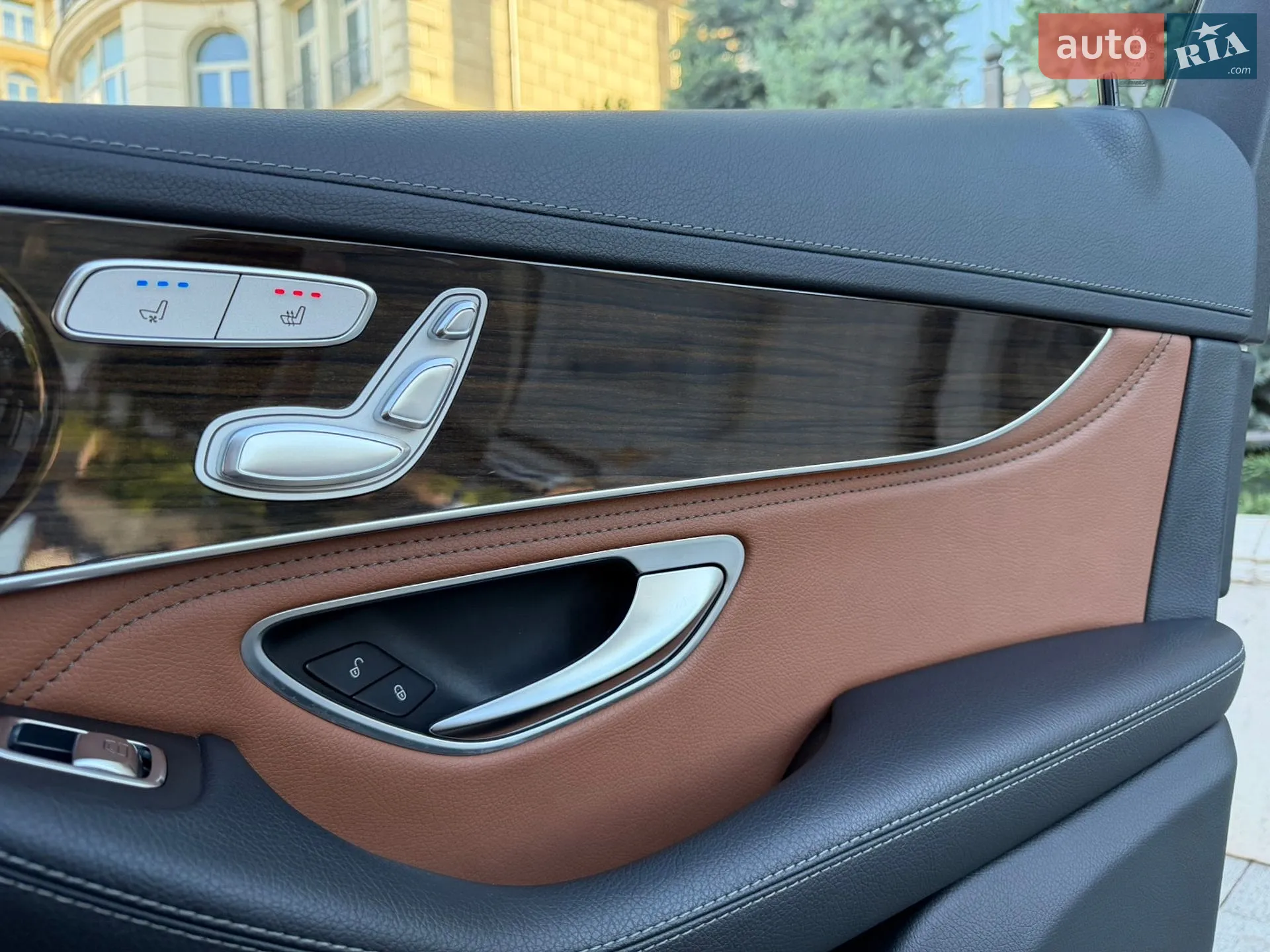 2016 Mercedes-Benz GLC - мініатюра 31