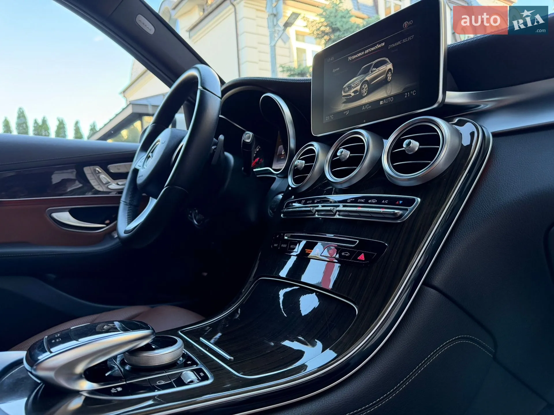 2016 Mercedes-Benz GLC - мініатюра 32