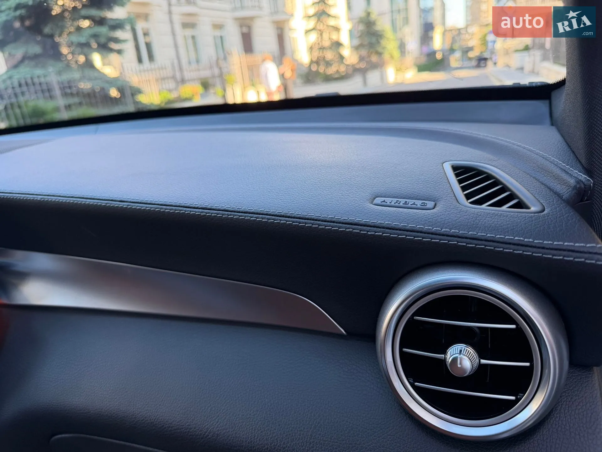 2016 Mercedes-Benz GLC - мініатюра 38