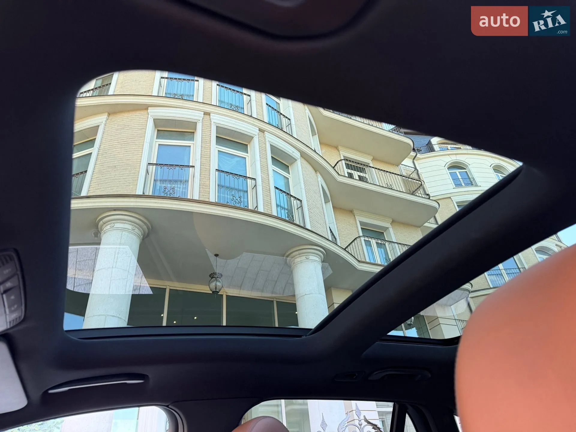 2016 Mercedes-Benz GLC - мініатюра 43