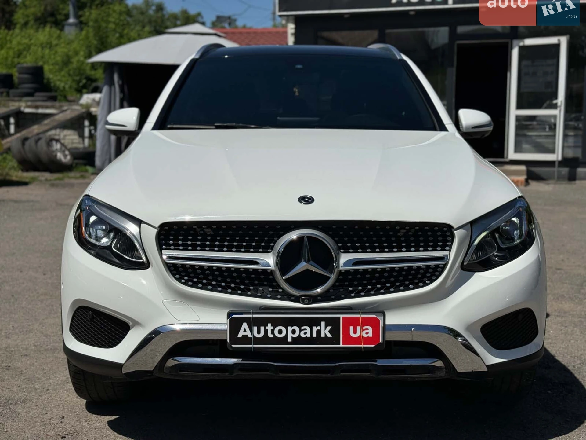 2017 Mercedes-Benz GLC - мініатюра 2