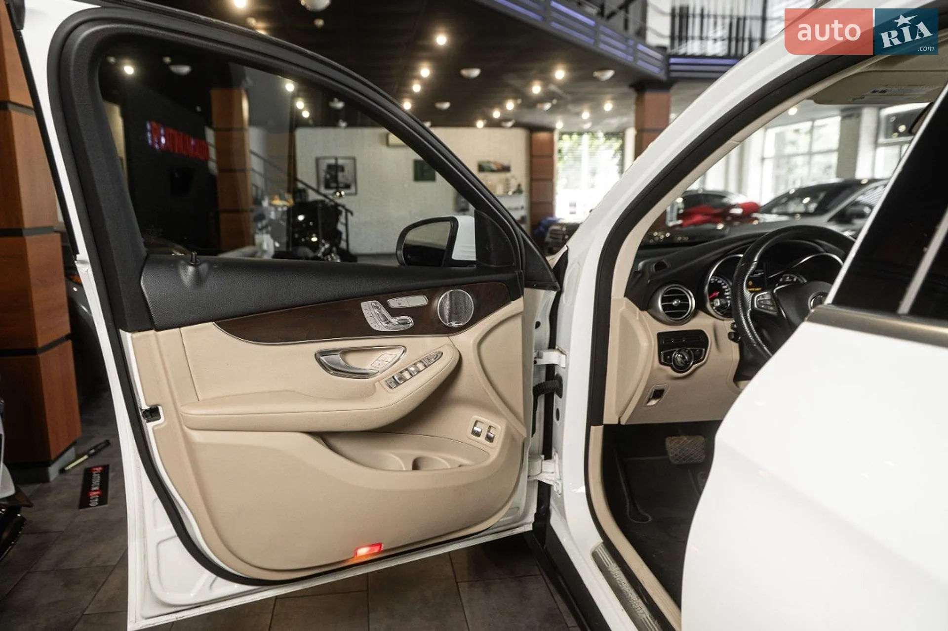 2018 Mercedes-Benz GLC - мініатюра 9