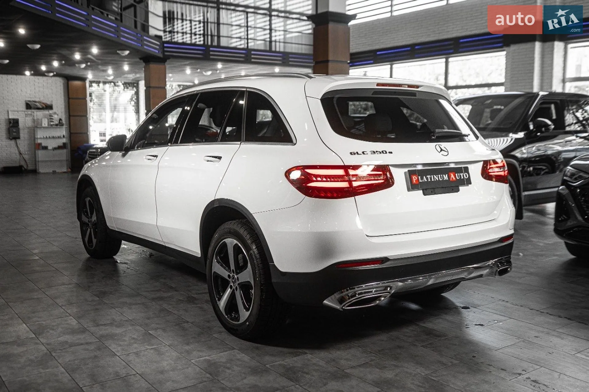 2018 Mercedes-Benz GLC - мініатюра 23