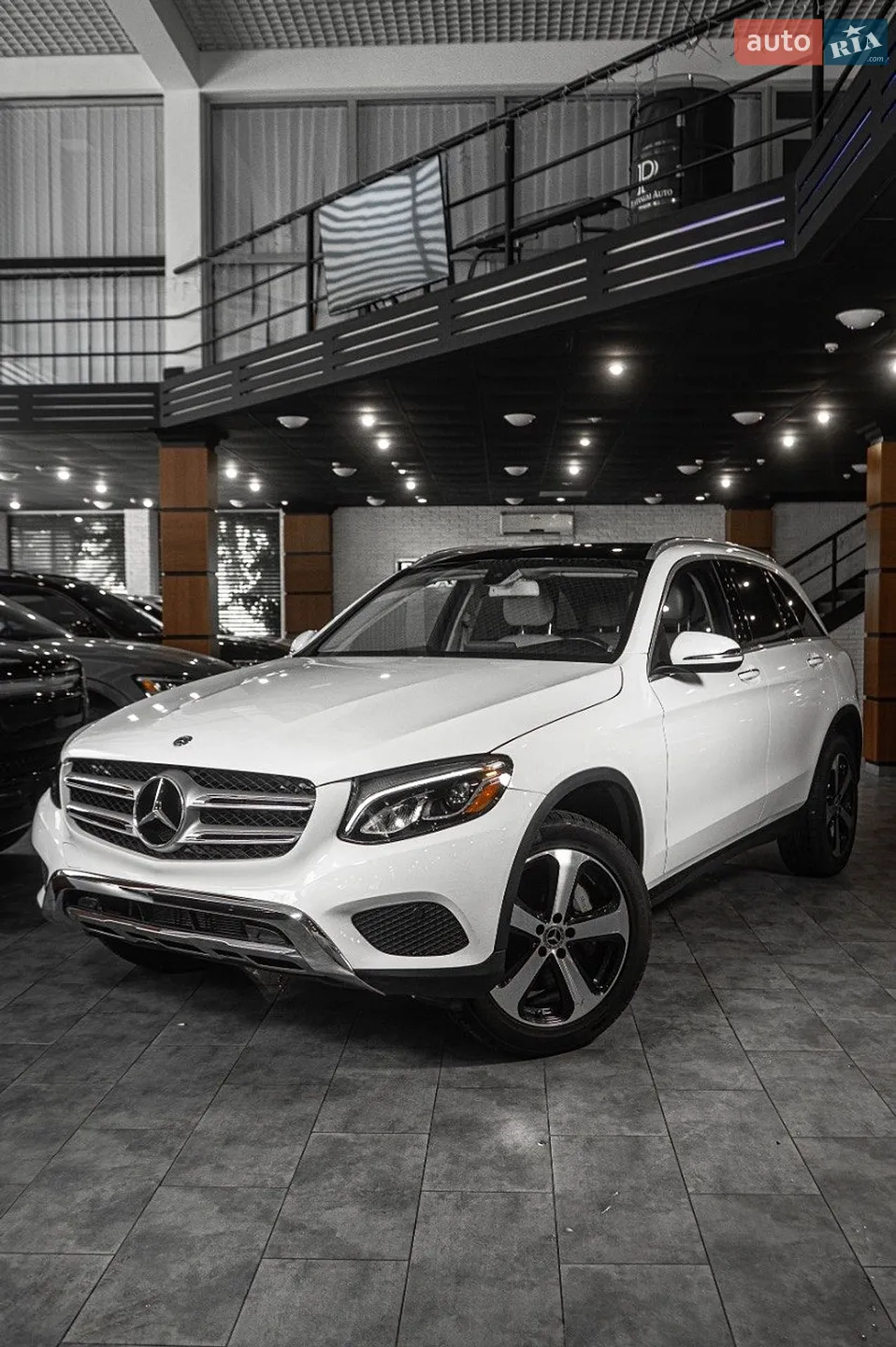 2018 Mercedes-Benz GLC - мініатюра 40