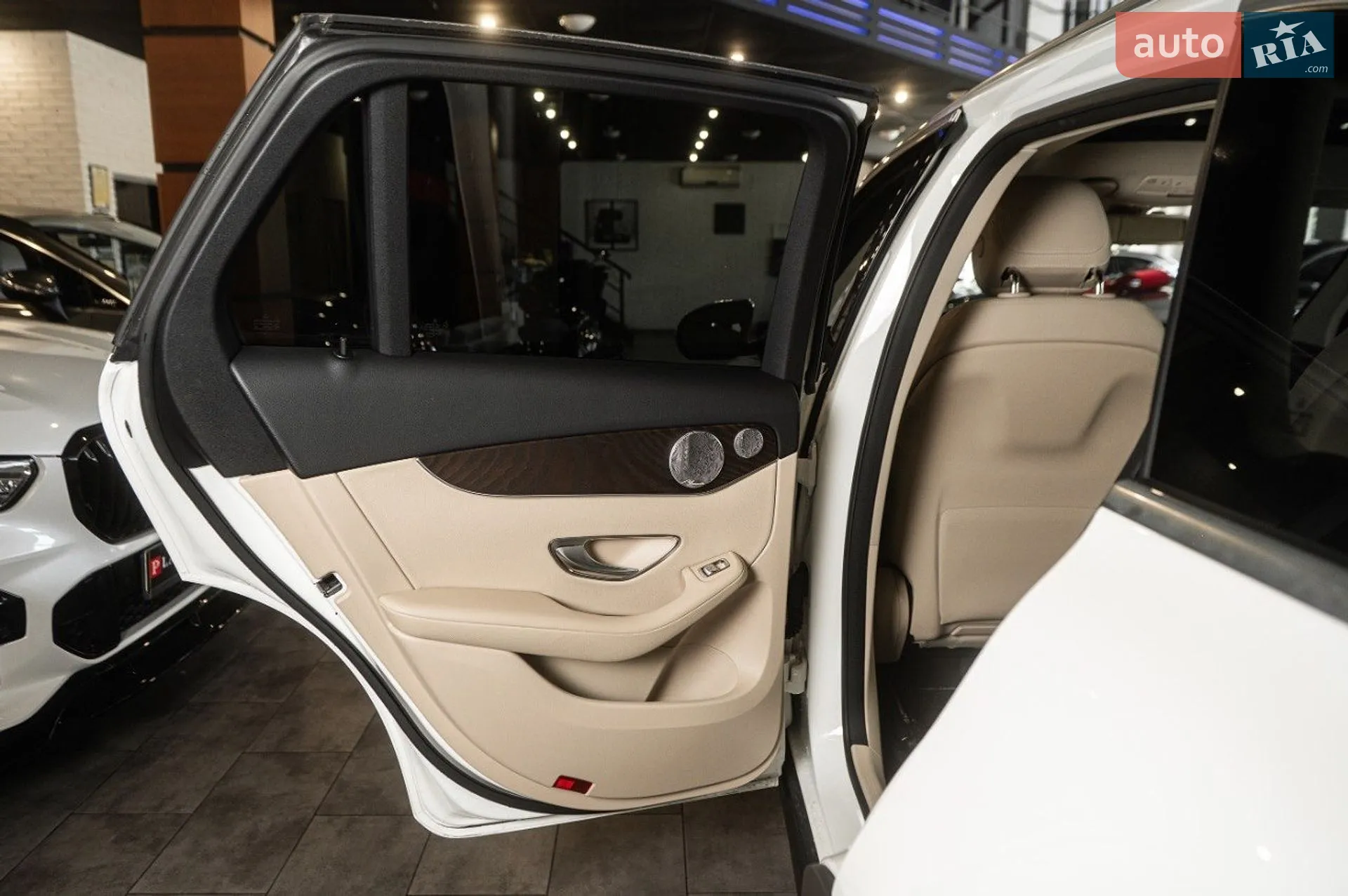 2018 Mercedes-Benz GLC - мініатюра 48