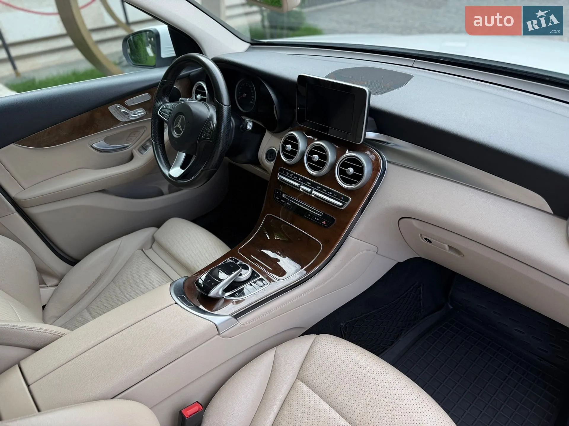 2015 Mercedes-Benz GLC - мініатюра 30