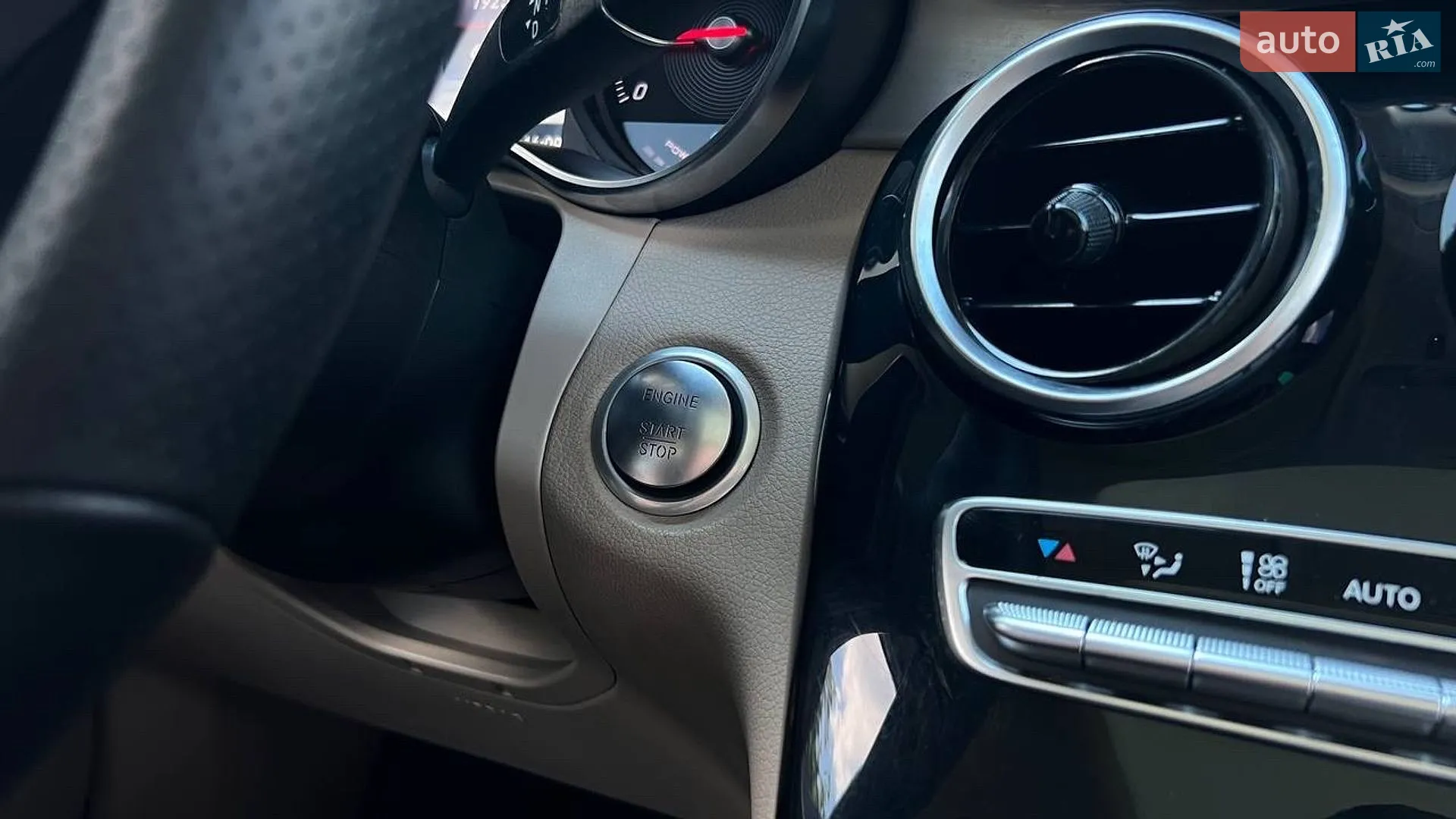 2018 Mercedes-Benz GLC - мініатюра 20