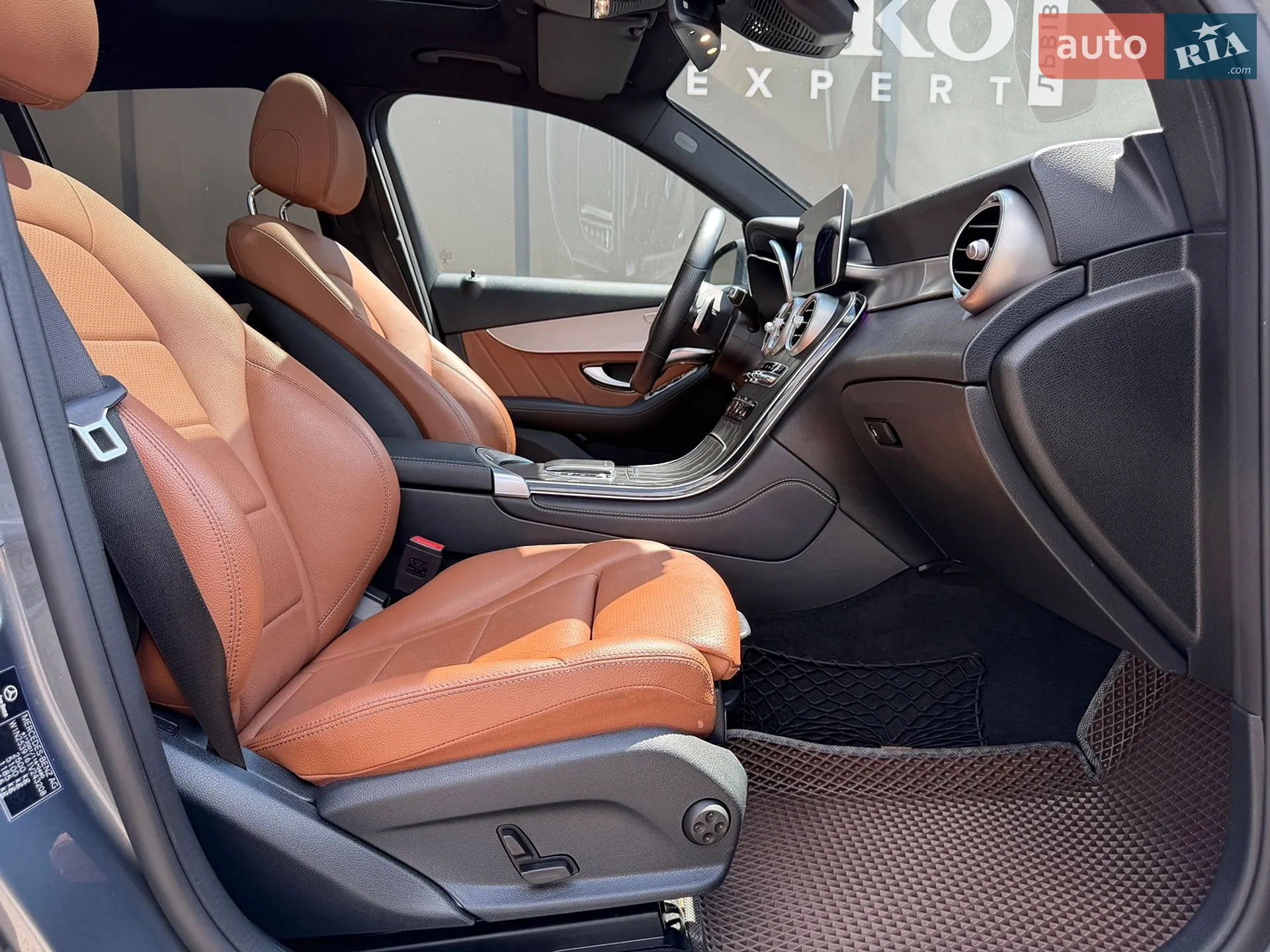 2020 Mercedes-Benz GLC - мініатюра 29