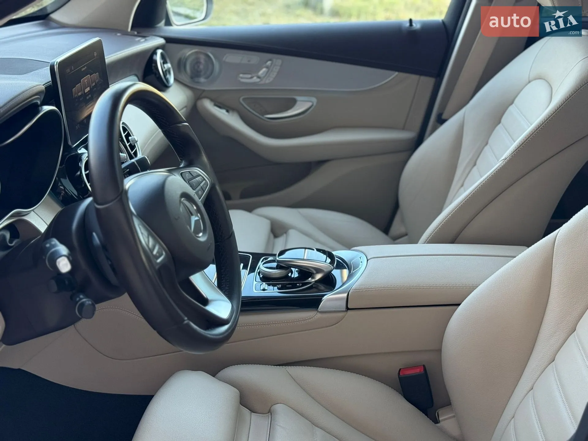 2016 Mercedes-Benz GLC - мініатюра 29